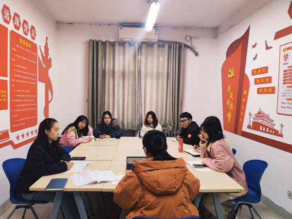 1527446ab8db439cbbc89d5b3ddf3060.jpg 党建进公寓53.jpg