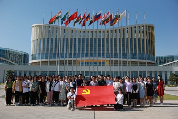 6730775d261c4183a9ae9aafb291c12e.jpg 赴上合组织参观学习.jpg