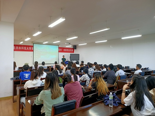 c1b80acd4ccd423e93fac4aae92b8879.jpg 劳动教育课程现场.jpg