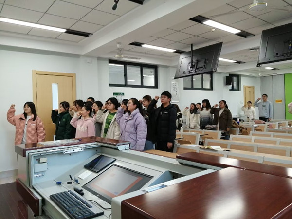 1c269ee1c16f41b4a2b34166fdc2572d.jpg 701255967bcf484bad8317c986526e28.jpg