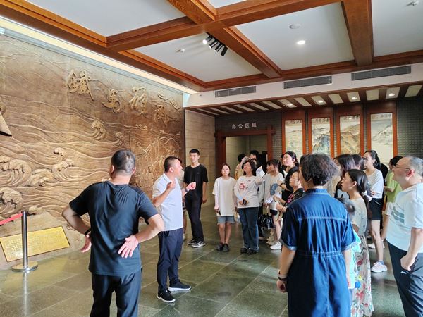 8df3b438ceee4dc68e452532530e70a3.jpg 3.jpg