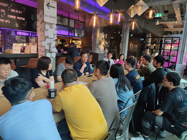 7bad8183fc764a69abd9d60b5930071c.jpg 与哥本哈根中国职工座谈交流1_副本.jpg